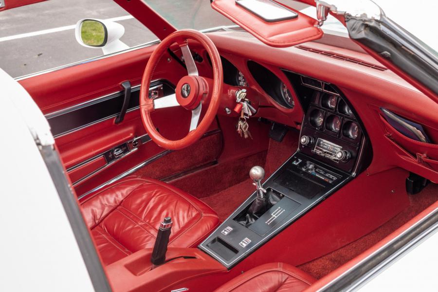Интерьер Chevrolet Corvette (1YZ67) 1977 года  (фото 40 из 66)